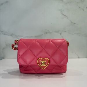 CHANEL mini flap bag with heart ,Crossbody Bag pink